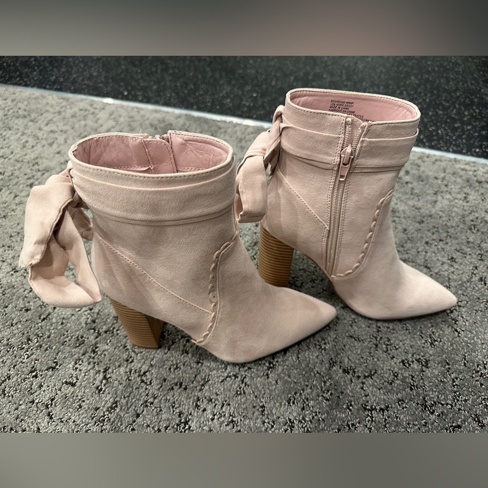 NWOT JustFab pink suede booties| size 6.5